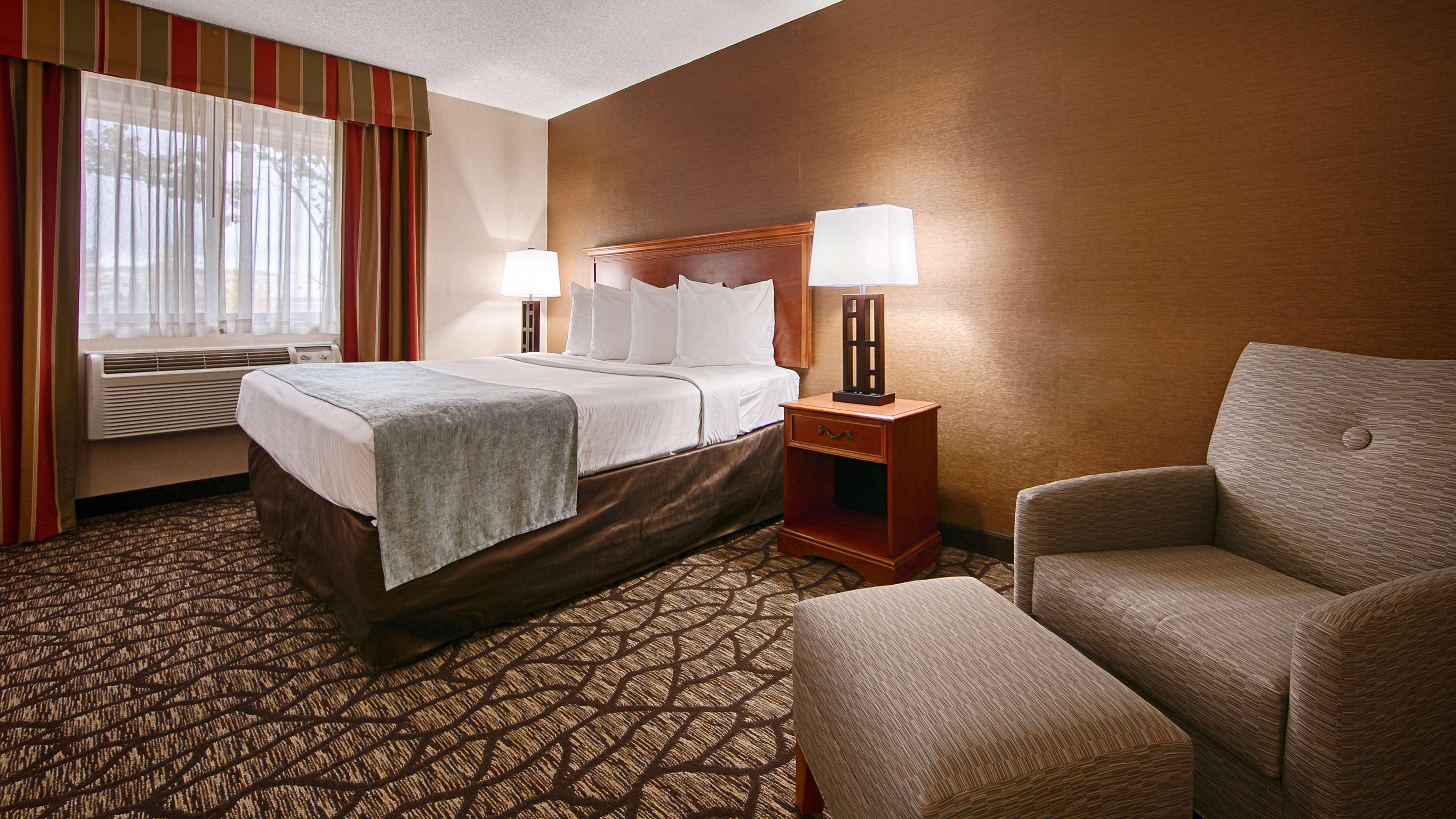 Best Western Detroit Livonia Exterior photo