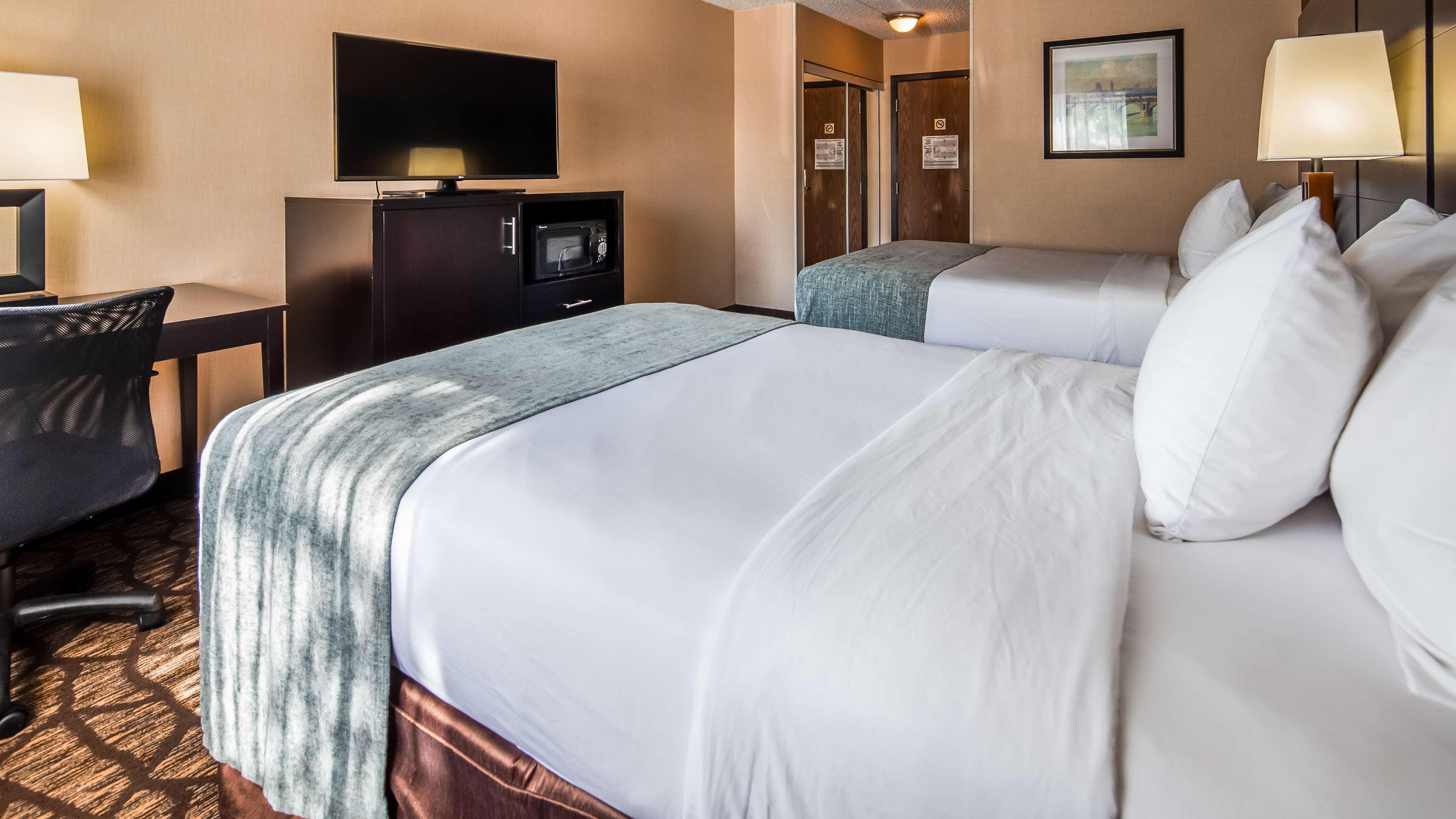 Best Western Detroit Livonia Exterior photo
