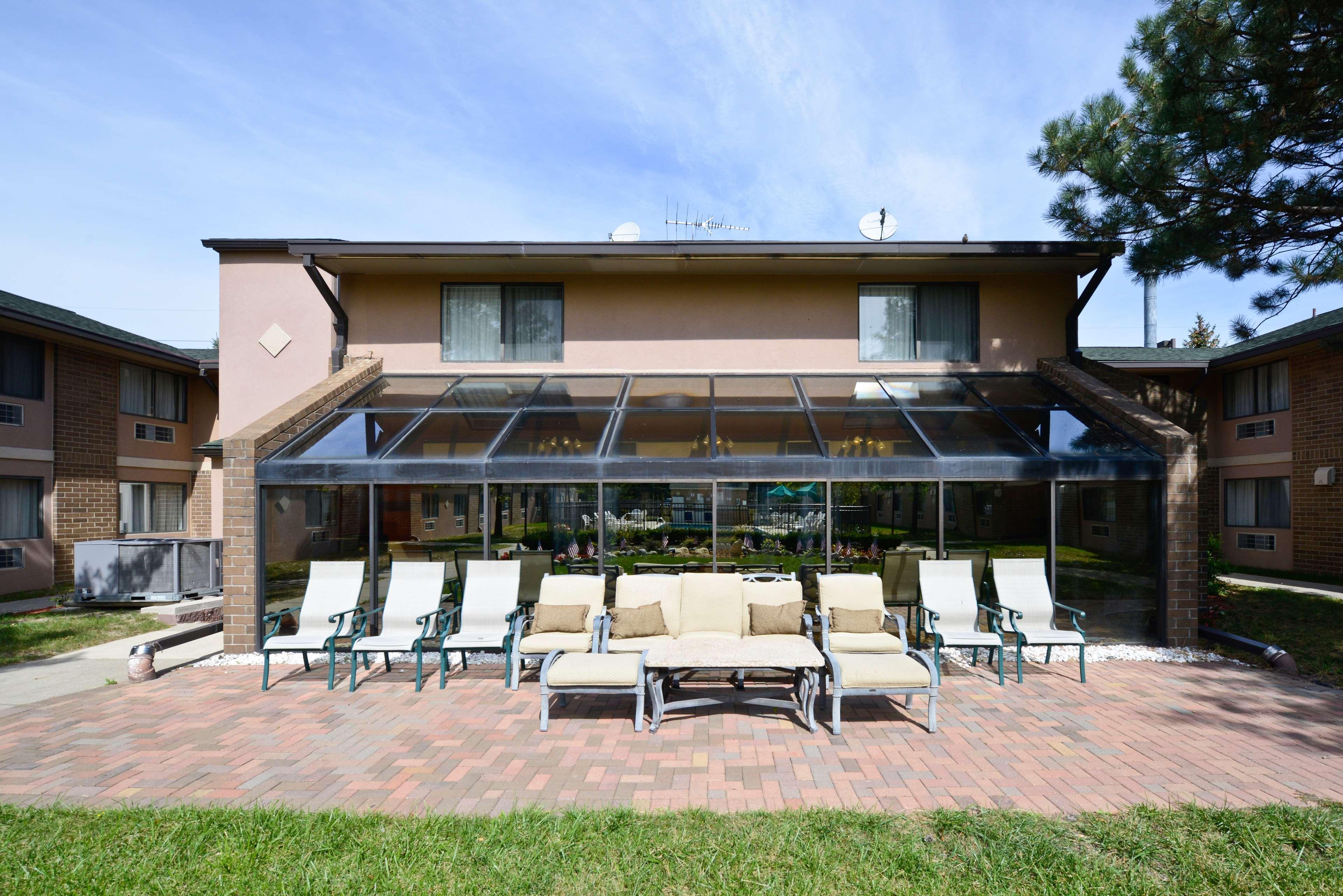 Best Western Detroit Livonia Exterior photo