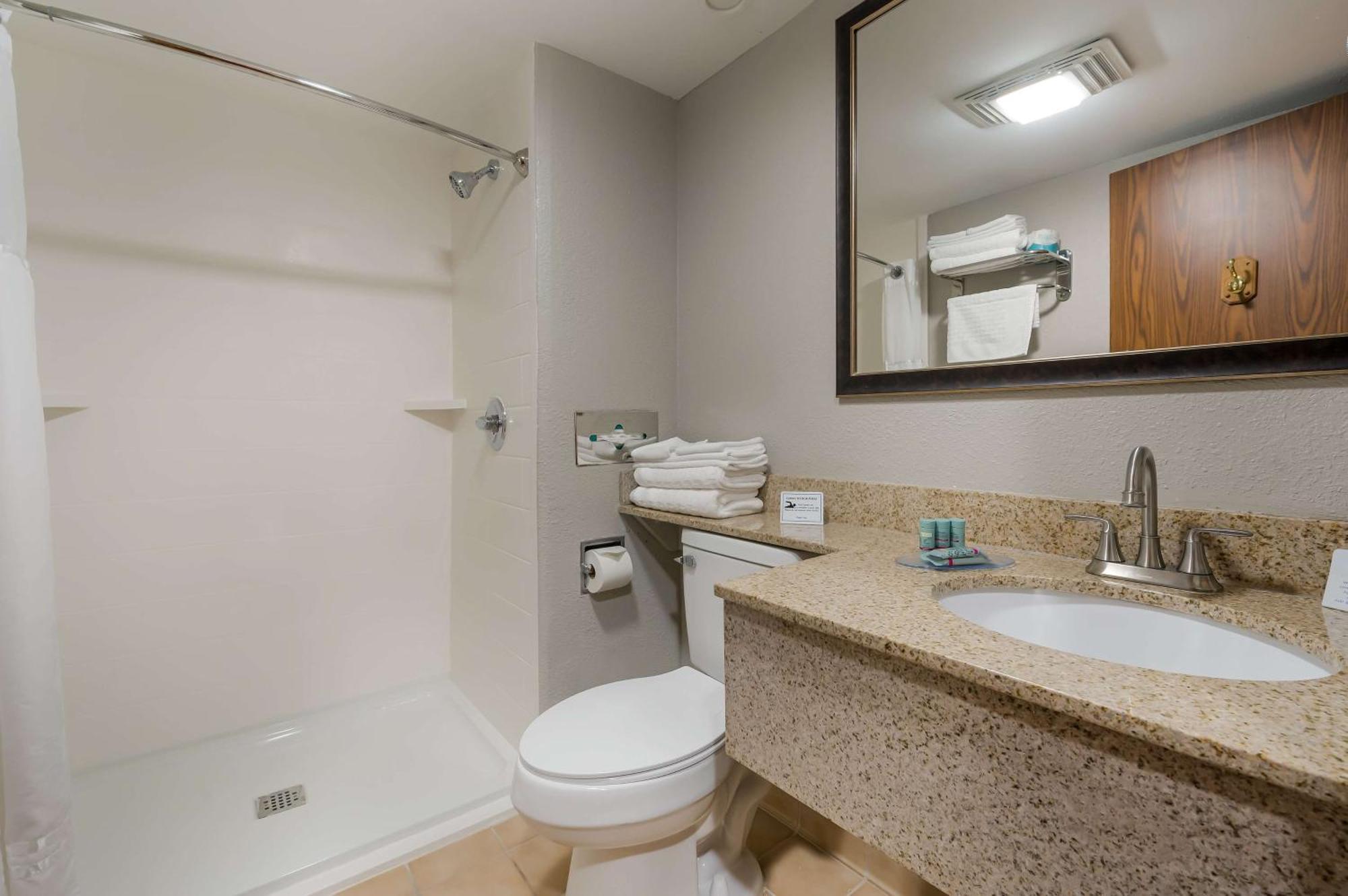 Best Western Detroit Livonia Exterior photo