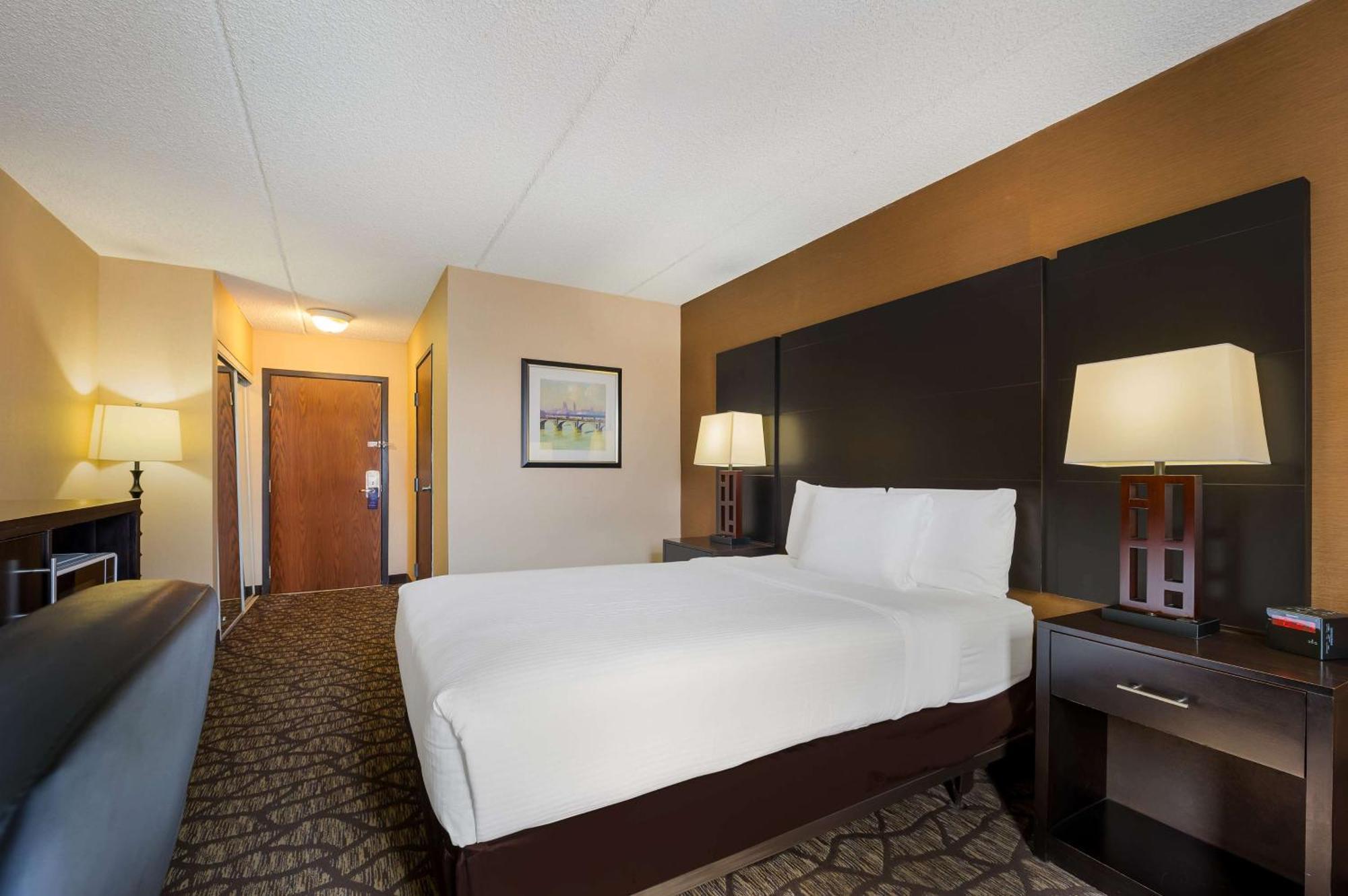 Best Western Detroit Livonia Exterior photo